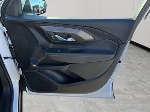 Used 2022 GMC Terrain SLE w/ Driver Convenience Package image 13