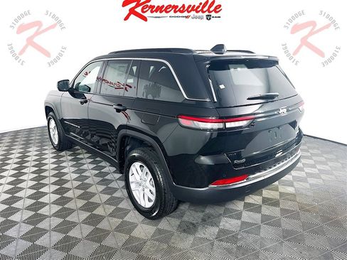 New 2025 Jeep Grand Cherokee Laredo X w/ Luxury Tech Group I image 5