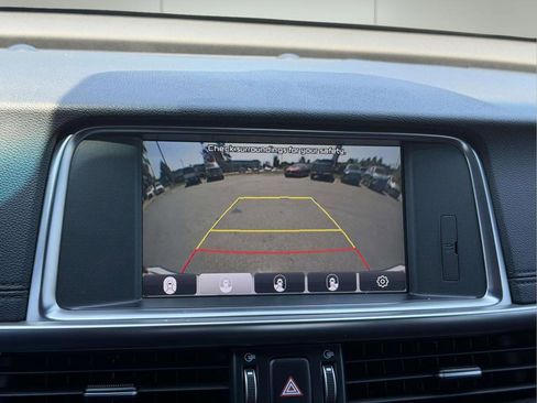 Used 2018 Kia Optima SX w/ Technology Package FWD image 4