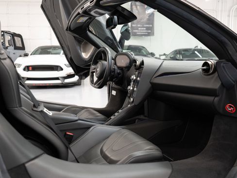 Used 2020 McLaren 720S Luxury image 23