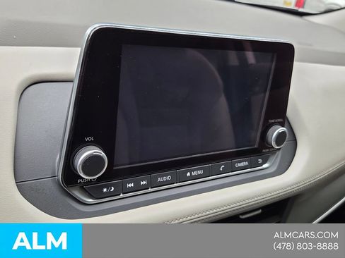Used 2025 Nissan Rogue SV FWD image 16
