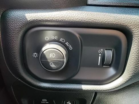 Used 2022 RAM 1500 Big Horn AWD/4WD image 29