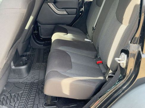 Used 2016 Jeep Wrangler Unlimited Sport image 12