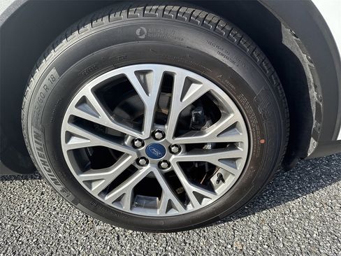 Used 2022 Ford Escape SEL w/ Technology Package image 12