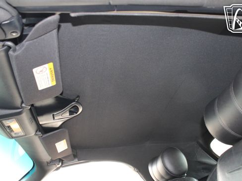 Used 2004 Ford Thunderbird RWD image 15