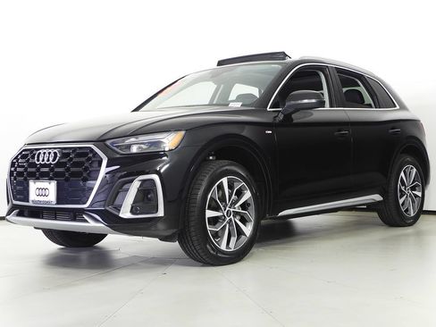 Used 2023 Audi Q5 2.0T Premium w/ Convenience Package AWD/4WD image 2