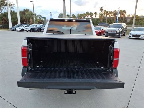 Used 2024 Toyota Tacoma SR image 32