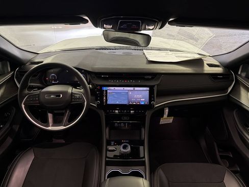 New 2026 Jeep Grand Cherokee Altitude AWD/4WD image 23