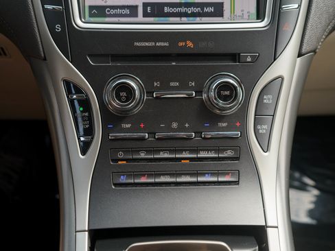 Used 2020 Lincoln Nautilus Reserve w/ Equipment Group 201A AWD/4WD image 18