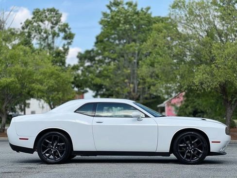 Used 2019 Dodge Challenger SXT w/ Blacktop Package RWD image 4