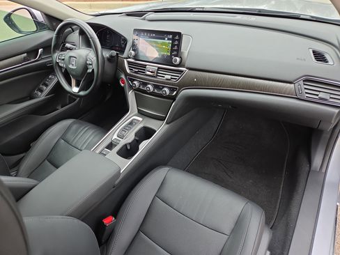 Used 2020 Honda Accord Touring image 17