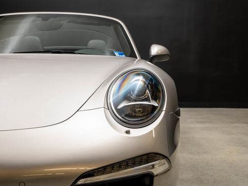 Used 2013 Porsche 911 Carrera S RWD image 12