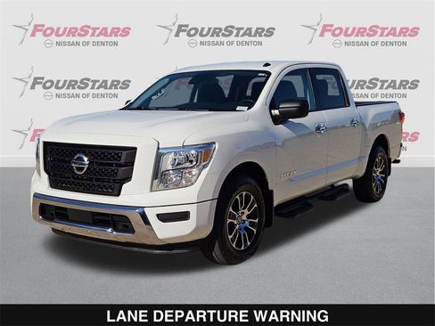 Used 2021 Nissan Titan SV w/ Accessory Utility Package image 9