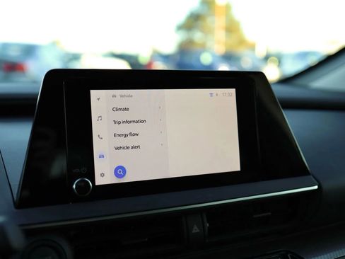 Used 2024 Toyota Prius XLE image 21