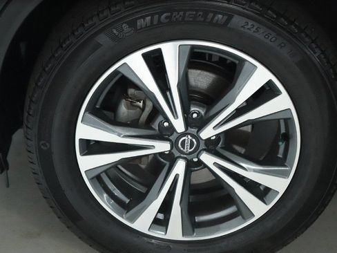 Used 2018 Nissan Rogue SL AWD/4WD image 37