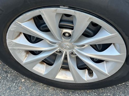 Used 2015 Toyota Camry LE FWD image 15