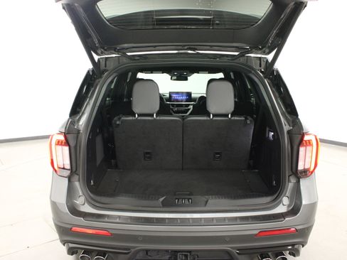Used 2025 Ford Explorer ST image 15