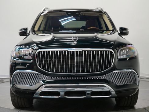 Used 2022 Mercedes-Benz Maybach GLS 600 4MATIC image 4