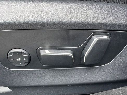 Used 2024 BMW 540i xDrive w/ Premium Package image 13