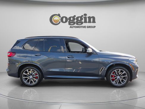 Used 2022 BMW X5 M50i image 7
