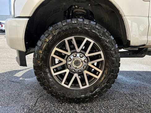 Used 2019 Ford F250 Platinum w/ Platinum Ultimate Package image 7