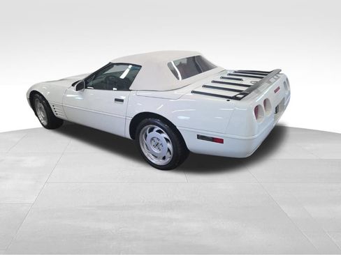 Used 1991 Chevrolet Corvette Convertible RWD image 5