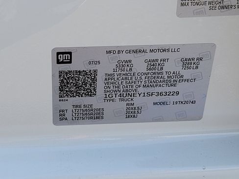 New 2025 GMC Sierra 2500 SLT w/ SLT Premium Package image 16