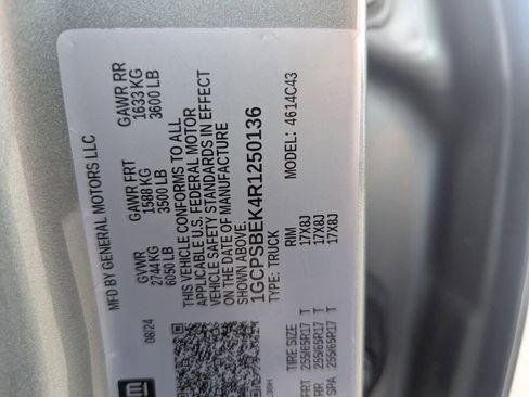 Used 2024 Chevrolet Colorado W/T w/ WT Convenience Package II image 31