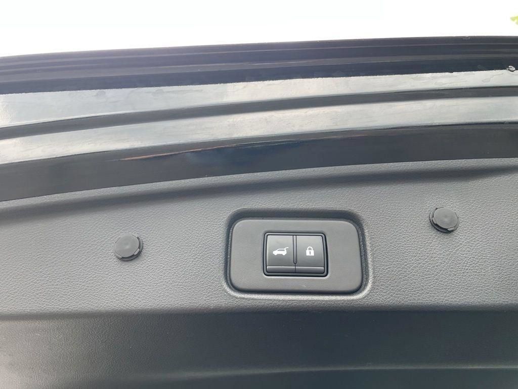 Used 2025 Nissan Pathfinder SV AWD/4WD image 35