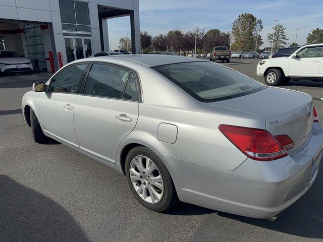 Used 2006 Toyota Avalon XLS FWD image 4