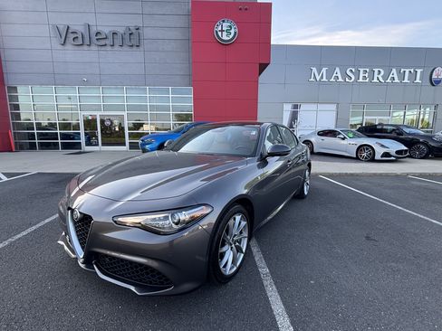 Certified 2023 Alfa Romeo Giulia Ti AWD/4WD image 1