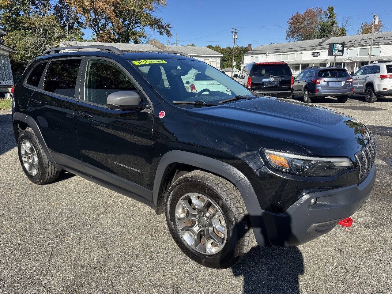 Used 2019 Jeep Cherokee Trailhawk w/ Comfort/Convenience Group AWD/4WD image 5