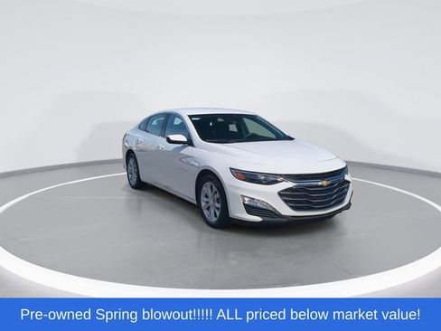 Used 2025 Chevrolet Malibu LT FWD image 2