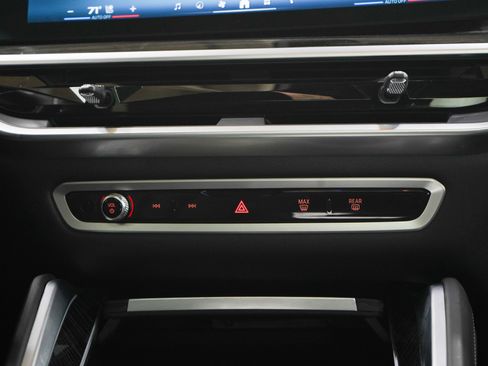 Used 2024 BMW X6 M60i AWD/4WD image 18