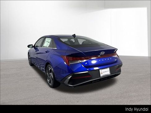 Used 2025 Hyundai Elantra Limited FWD image 42