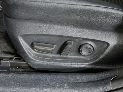 Used 2023 Toyota Camry SE image 13