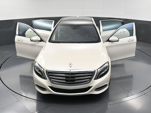 Used 2017 Mercedes-Benz Maybach S 600 image 39