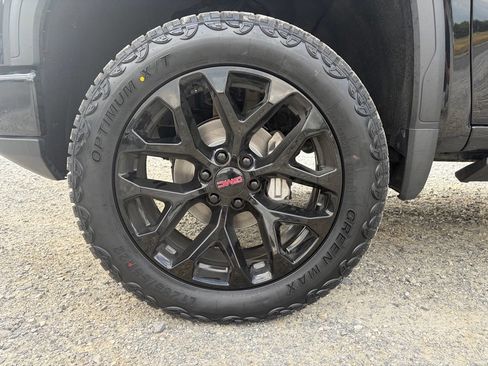 Used 2023 GMC Sierra 1500 AT4 AWD/4WD image 6