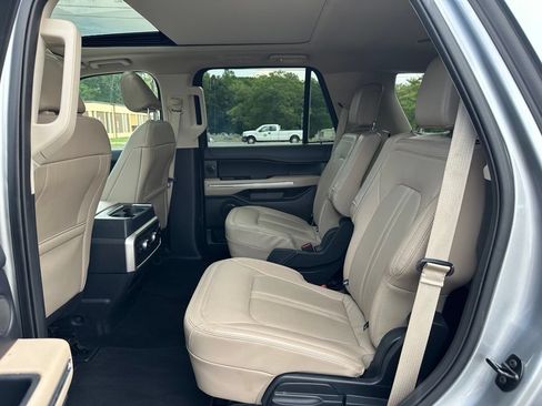 Used 2023 Ford Expedition Limited AWD/4WD image 26