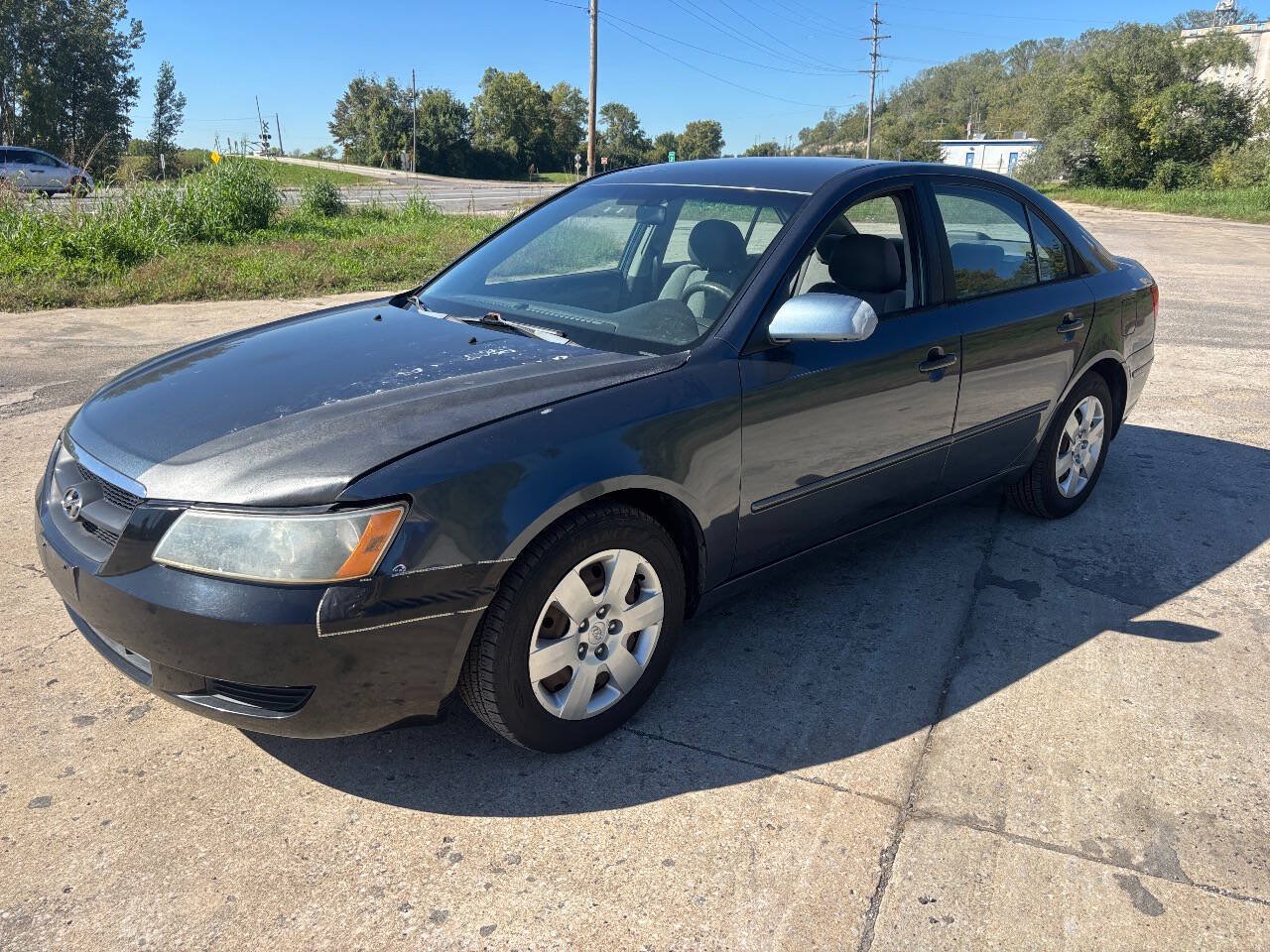 Used 2010 Hyundai Sonata GLS FWD image 2