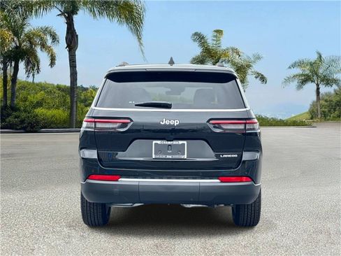 New 2026 Jeep Grand Cherokee L Laredo RWD image 5