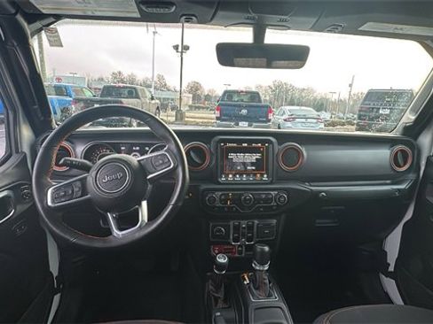 Used 2023 Jeep Gladiator Mojave w/ Cold Weather Group image 11