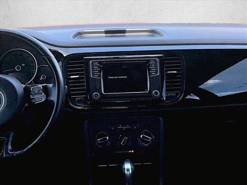 Used 2018 Volkswagen Beetle 2.0T S w/ Style & Comfort Package For S FWD image 8