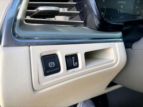 Used 2023 Cadillac XT5 Premium Luxury FWD image 32