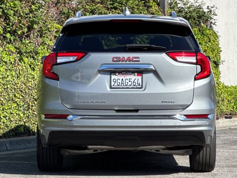 Used 2023 GMC Terrain Denali w/ Denali Premium Package AWD/4WD image 5