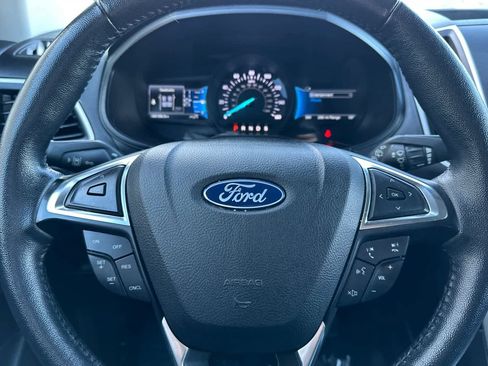 Used 2022 Ford Edge SEL image 25