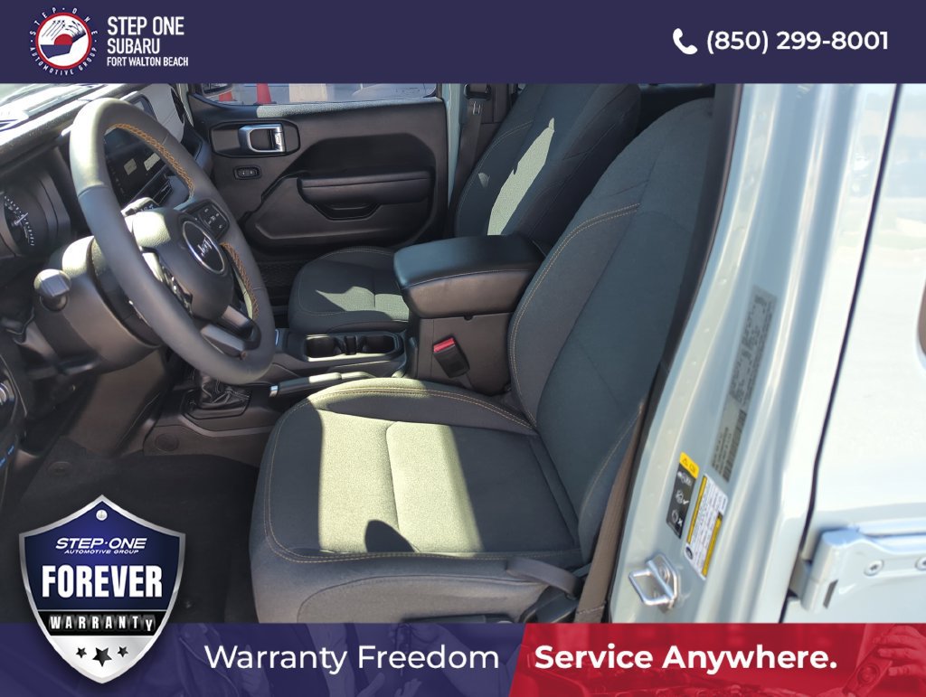 Used 2024 Jeep Wrangler Unlimited w/ Convenience Group AWD/4WD image 12