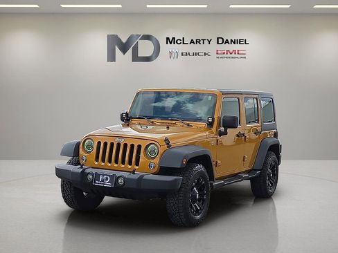 Used 2014 Jeep Wrangler Unlimited Sport w/ Trailer Tow Group AWD/4WD image 2