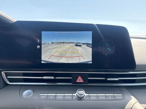 Used 2025 Hyundai Elantra SEL FWD image 44