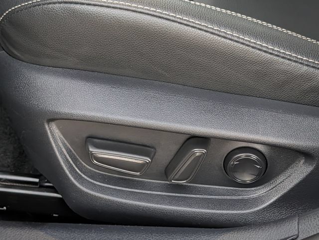 Used 2025 Toyota Camry SE FWD image 25